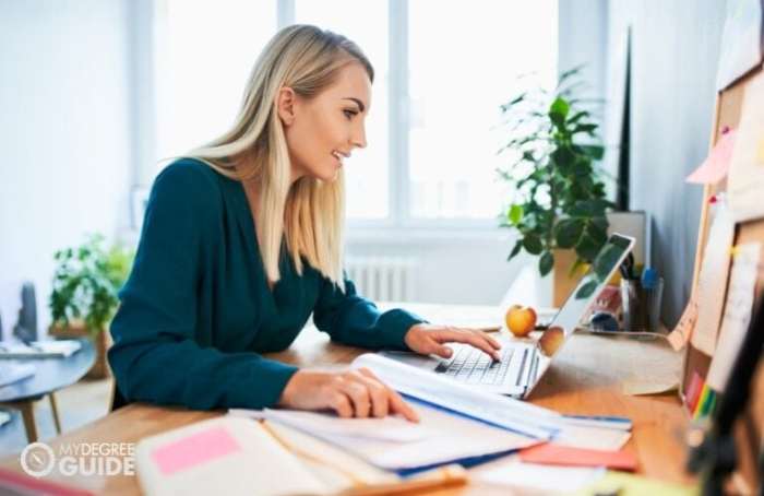 What are the fastest degrees to earn online