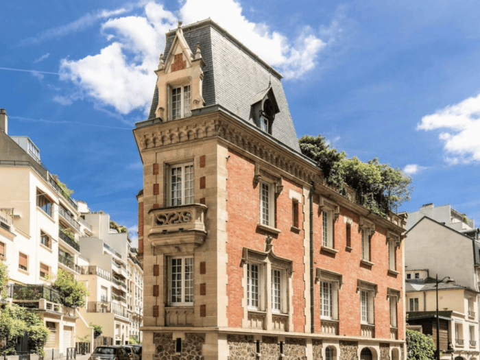 Hotels in Paris: The Ultimate Guide Hotels in Paris: The Ultimate Guide